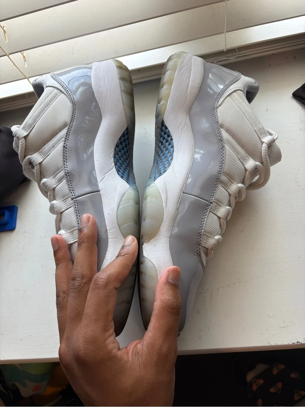 Jordan 11 low cement grey